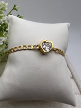 Load image into Gallery viewer, Grumet link heart zirconia heart detail Bracelet
