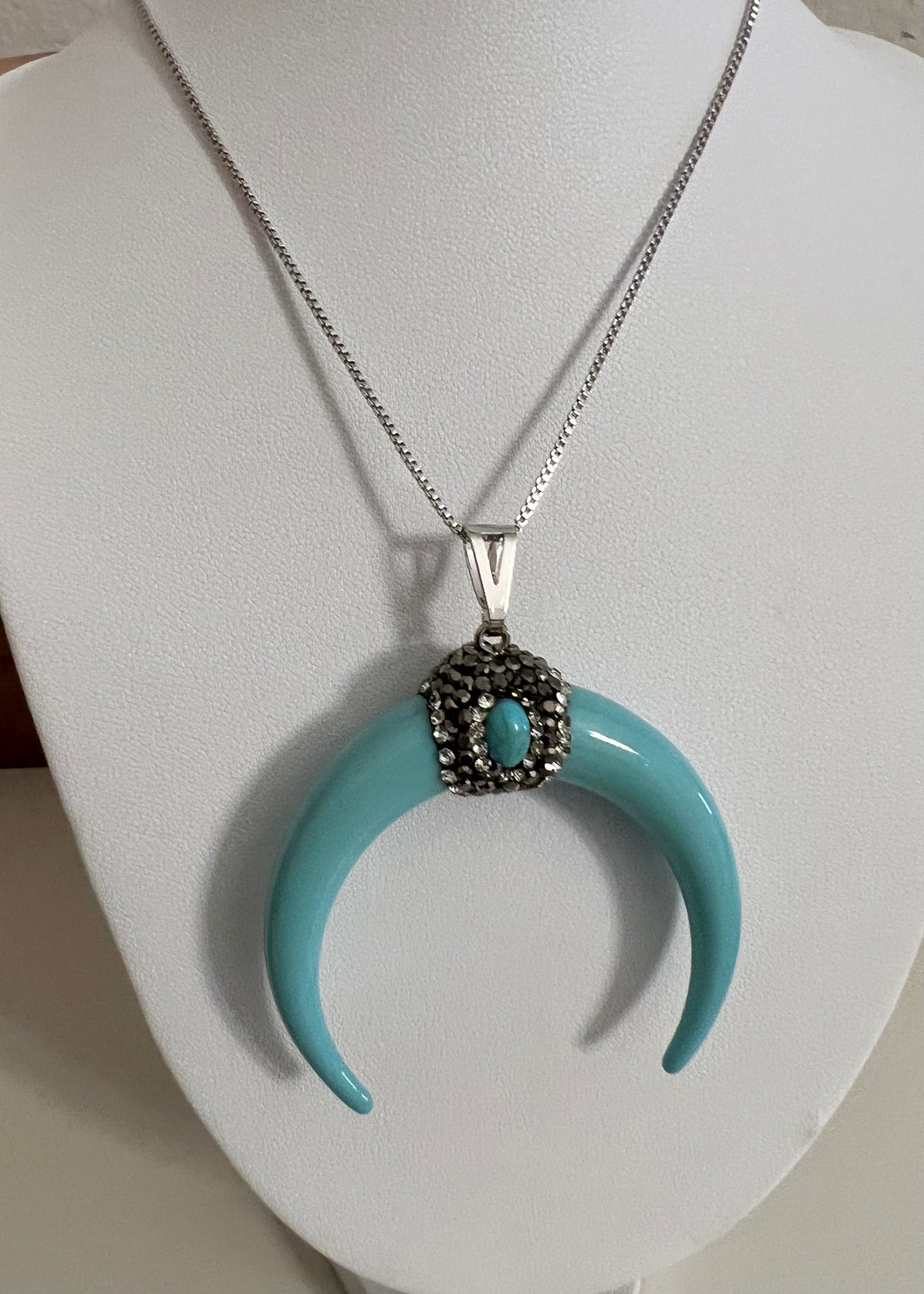 Acrylic horn long rhodium necklace