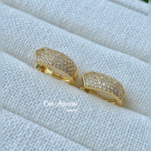 Load image into Gallery viewer, Zirconia studded arrowhead earrings
