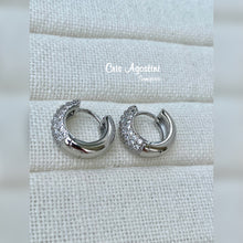 Load image into Gallery viewer, Hoop earrings
